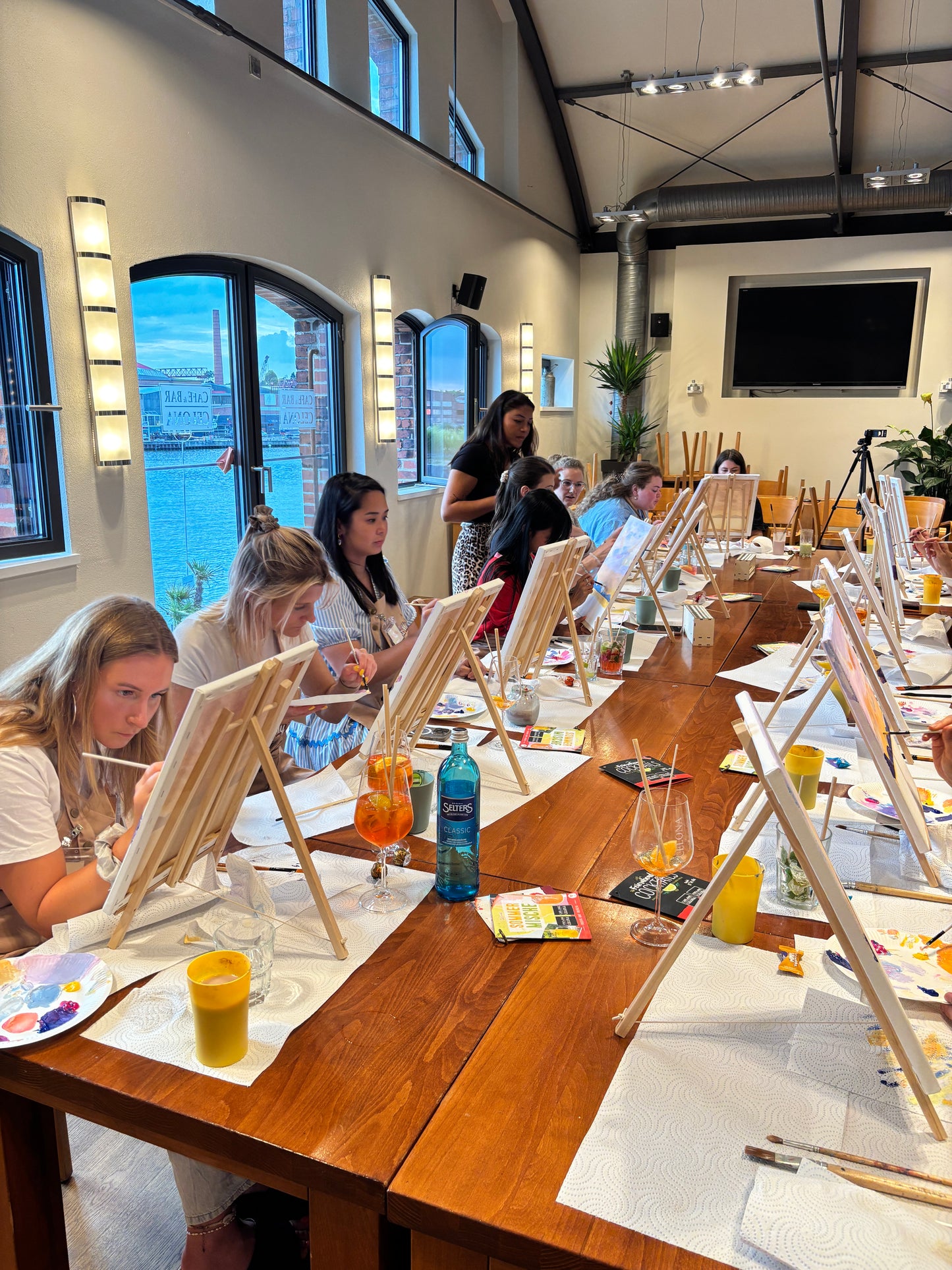 Meet & Paint: Bali Bag Edition | 15.08.2026 | 17:30 | Cafe & Bar Celona HL